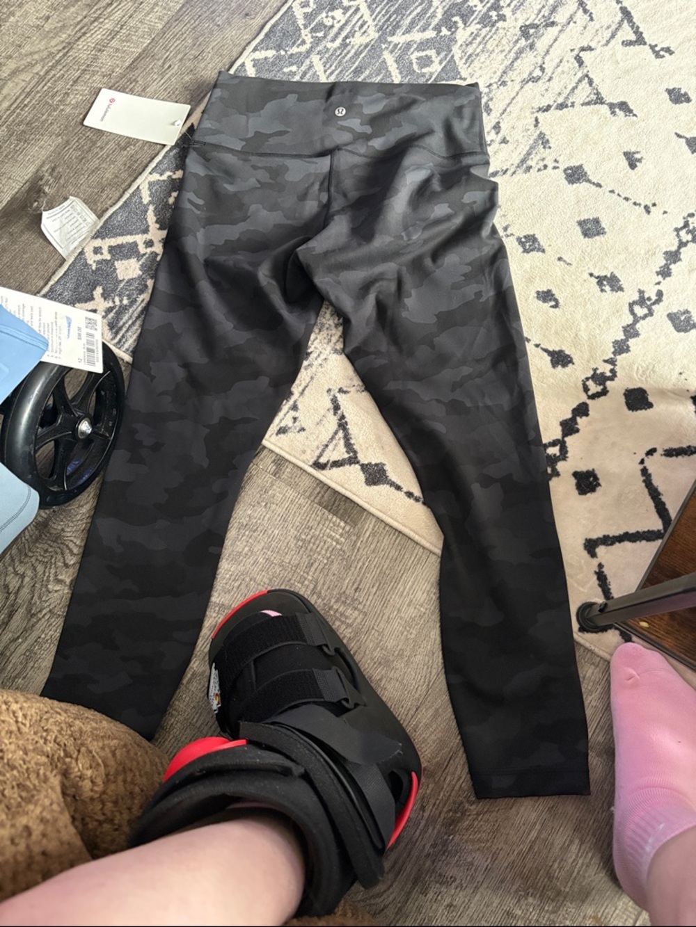 NWT Size 10 lululemon Wunder Train HR 25” Black Camo Leggings